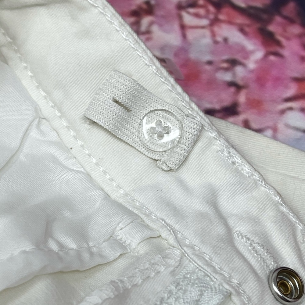 Celebrity Pink Little Girls White Skimmer Shorts - Picture 6 of 6